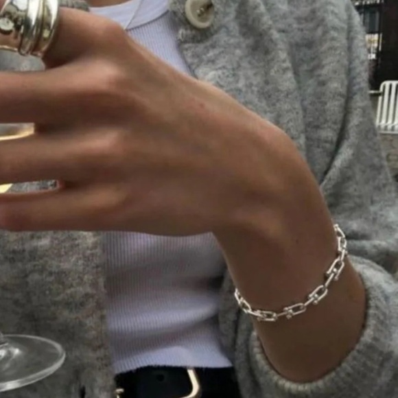 𝅺NEW Gold or Silver Chunky U Shape Chain Bracelet - Picture 4 of 8